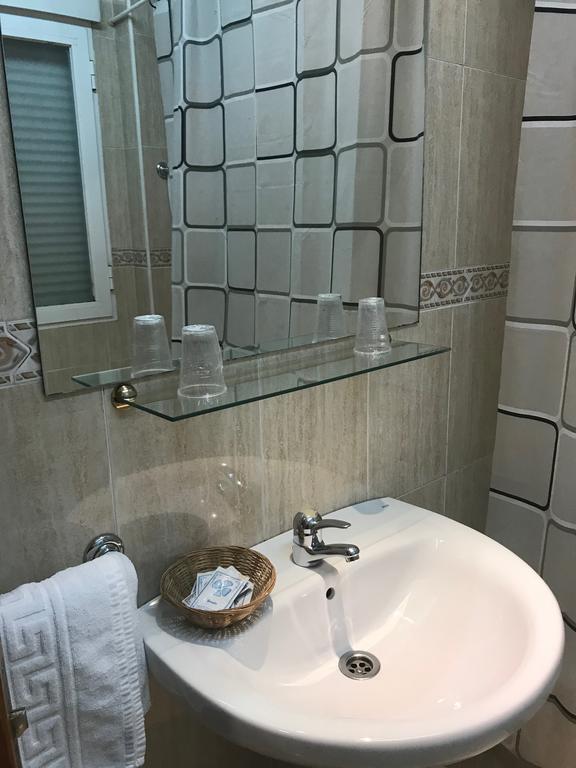 Hostal 82 Olías del Rey Eksteriør bilde