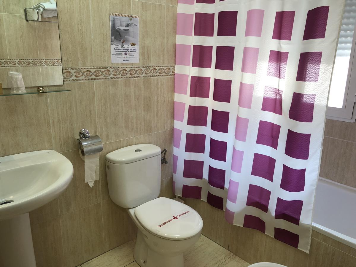 Hostal 82 Olías del Rey Eksteriør bilde
