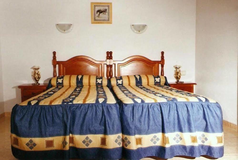 Hostal 82 Olías del Rey Eksteriør bilde