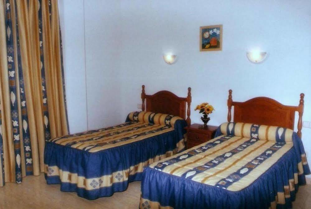 Hostal 82 Olías del Rey Eksteriør bilde
