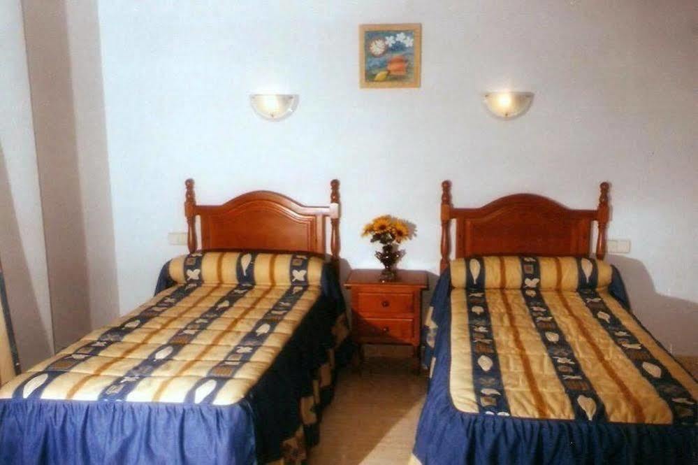 Hostal 82 Olías del Rey Eksteriør bilde